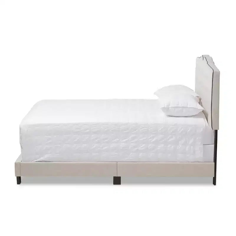 Lit moderne Vivienne grandeur nature avec tête de lit et support de sommier - Baxton Studio