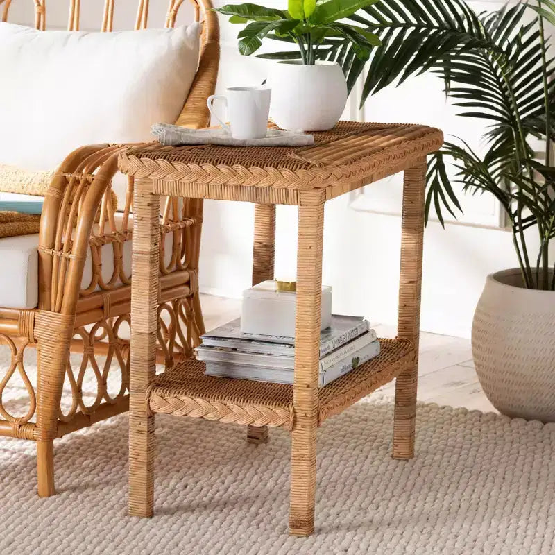 bali &amp; pari Minahasa Table d'appoint en rotin tressé Miel clair