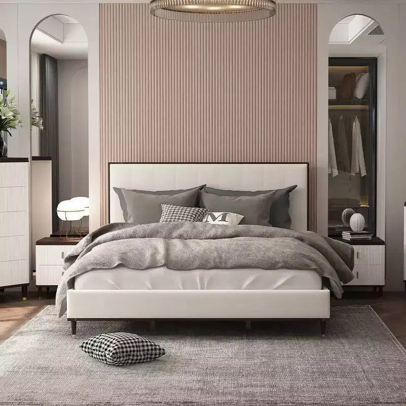 Grand lit «Eastern King» 80,25 po, modèle Carena, tissu gris clair, fini blanc et brun – Acme Furniture : Structure en bois rembourrée de style contemporain