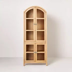 Meuble vitré à arche et 4 portes en bois rainuré - Naturel - Hearth & Hand™ avec Magnolia