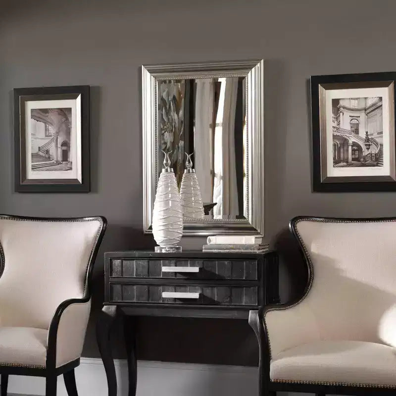 Miroir mural rectangulaire Uttermost moderne, cadre en bois avec feuille d'argent biseautée et finition gris glacé, 68 cm de large pour salle de bain et chambre à coucher