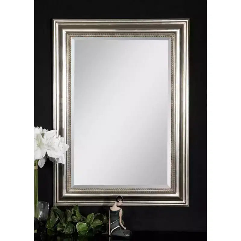 Miroir mural rectangulaire Uttermost moderne, cadre en bois avec feuille d'argent biseautée et finition gris glacé, 68 cm de large pour salle de bain et chambre à coucher
