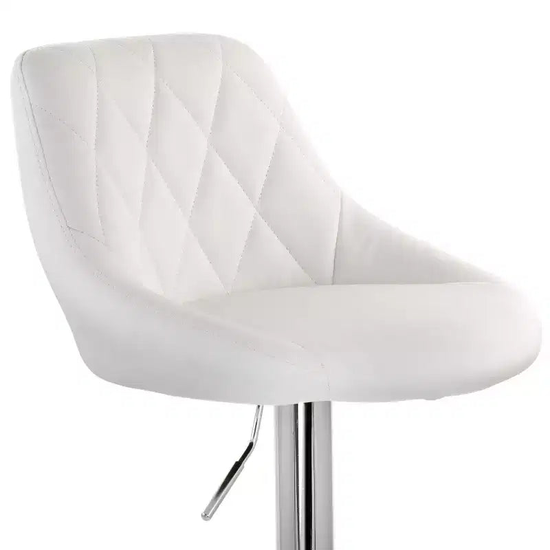 Tabouret de bar Elama 2 pièces en similicuir avec surpiqûres losanges, noir, avec base chromée et hauteur réglable