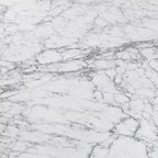 Table basse carrée Vezzana 31 de la collection Bianco en marbre blanc de Carrare italien