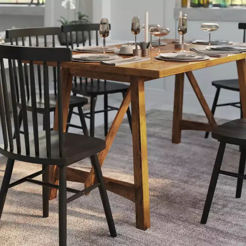 Table de salle à manger Emma et Oliver en bois avec piètement tréteau