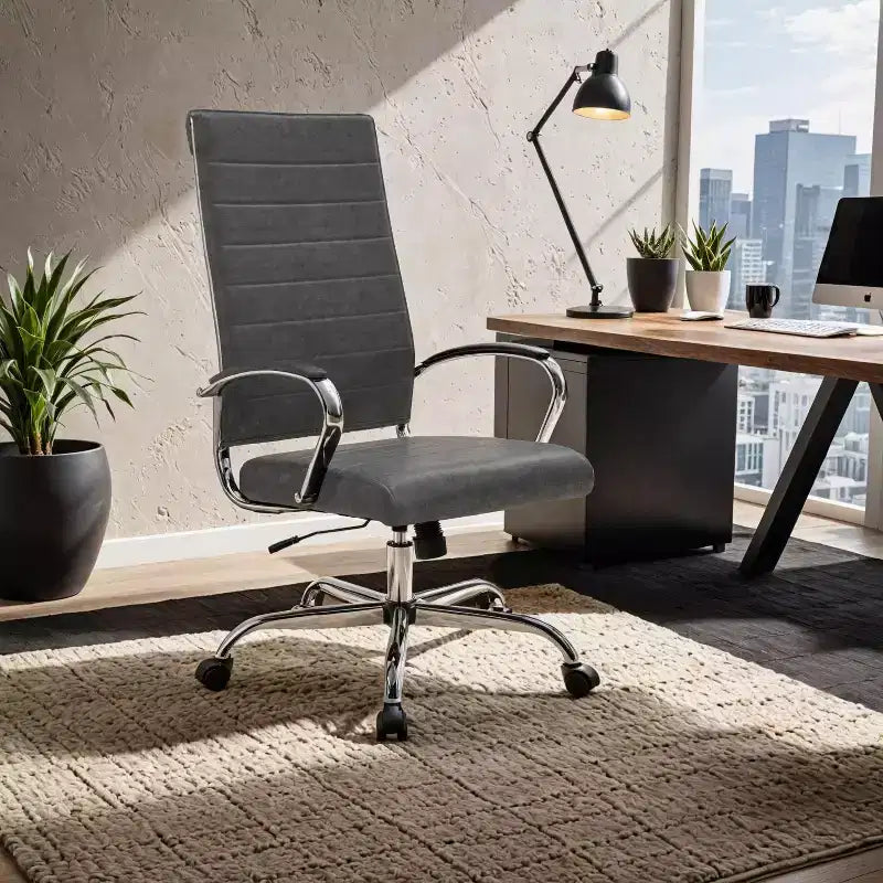 Chaise de bureau LeisureMod Benmar en cuir côtelé à dossier haut - Chaise de bureau exécutive moderne pivotante et inclinable - Base chromée