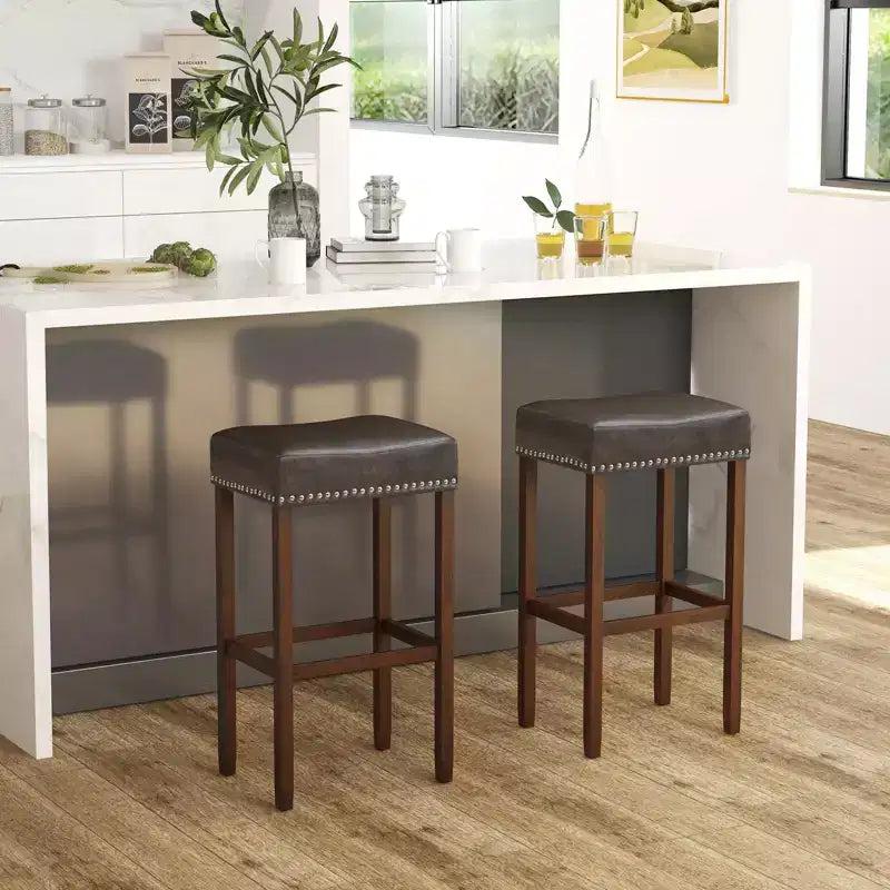 Costway Lot de 2 tabourets de bar rembourrés en cuir PU avec repose-pieds, cadre en bois, 75 cm, marron/gris
