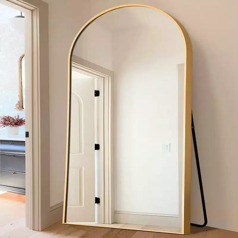 Miroir sur pied plein-corps en arche avec cadre métallique Dovelina