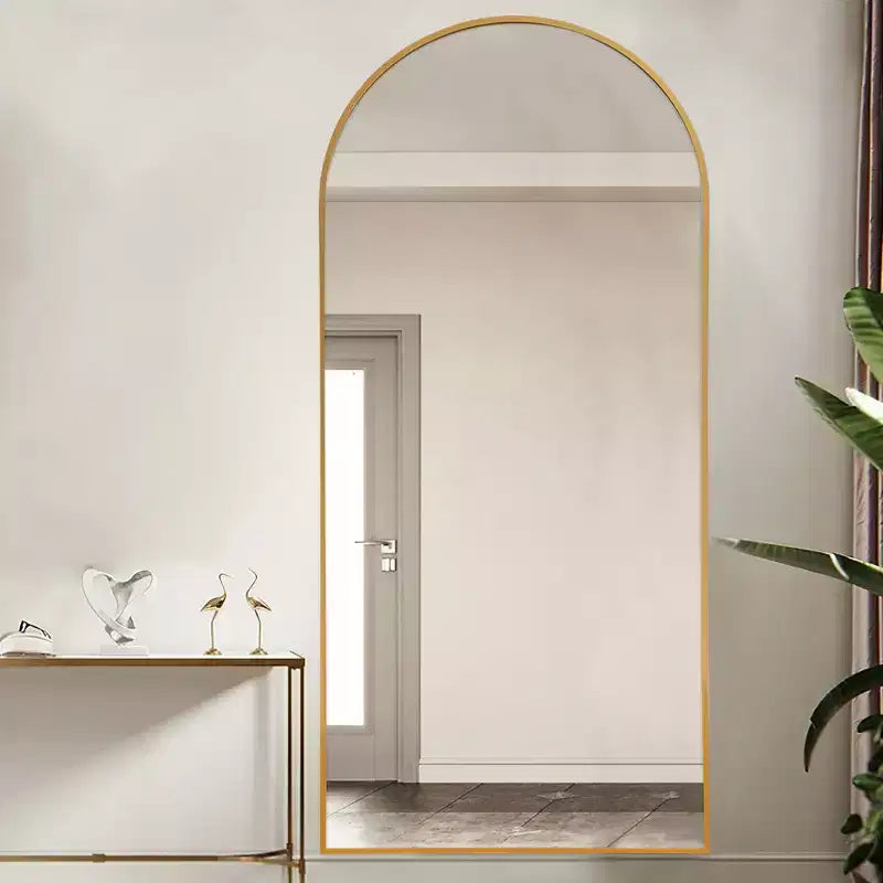 Miroir sur pied plein-corps en arche avec cadre métallique Dovelina