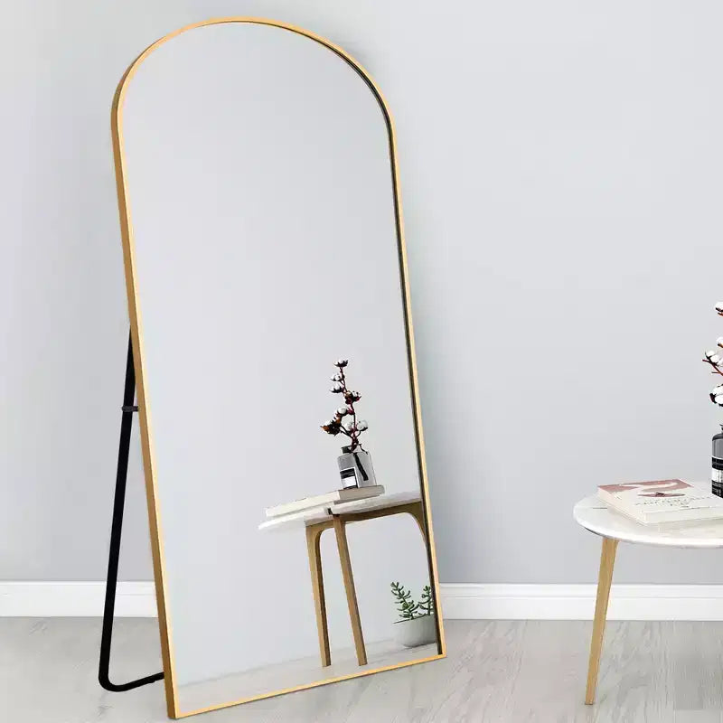 Miroir sur pied plein-corps en arche avec cadre métallique Dovelina