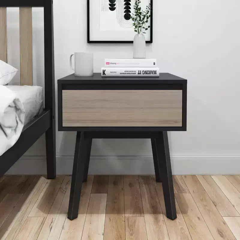 Table de chevet en bois massif Plank+Beam avec tiroir de rangement, petite table d'appoint moderne