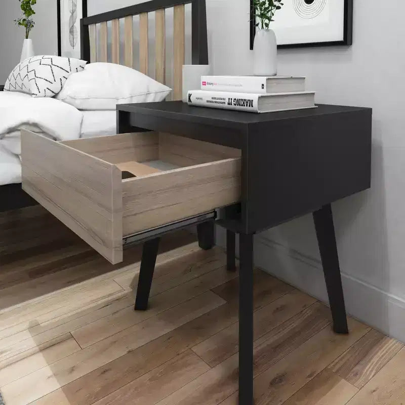 Table de chevet en bois massif Plank+Beam avec tiroir de rangement, petite table d'appoint moderne