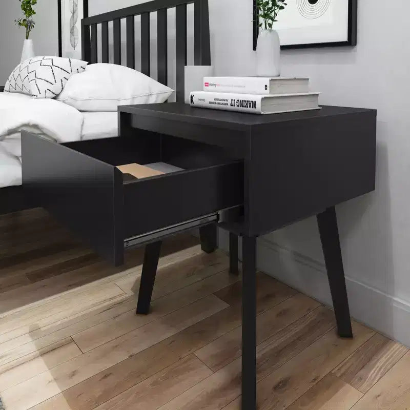 Table de chevet en bois massif Plank+Beam avec tiroir de rangement, petite table d'appoint moderne