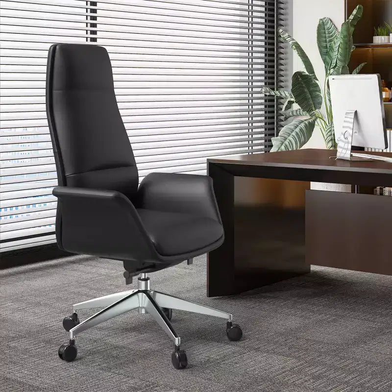 Chaise de bureau LeisureMod Summit à dossier haut en cuir vegan avec cadre en aluminium, pivotante et inclinable, chaise de bureau ergonomique réglable pour le bureau à domicile