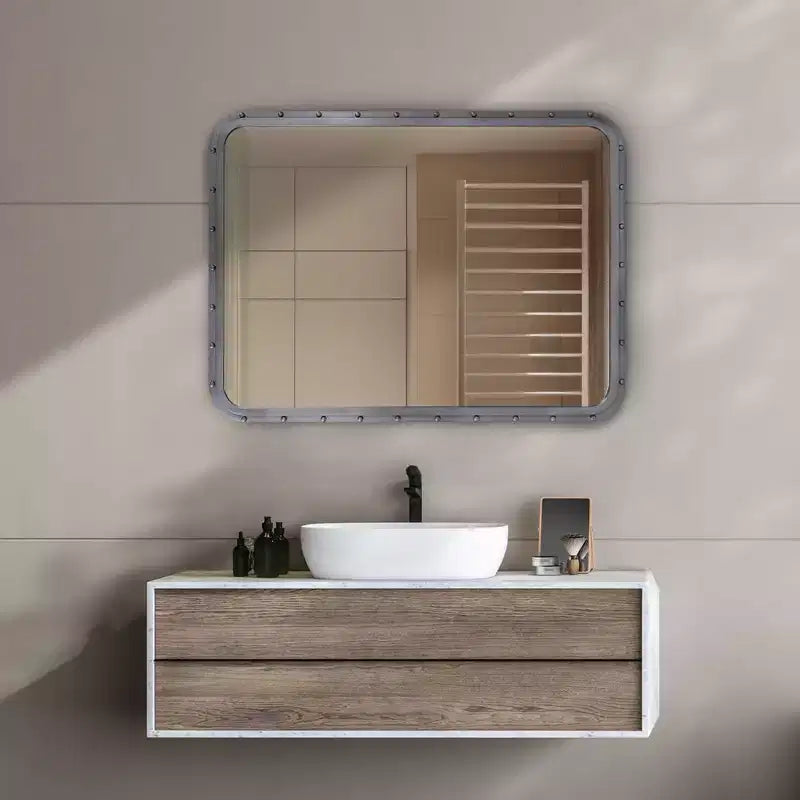 Miroir industriel Howard Elliott Fordham à cadre métallique avec détails rivetés