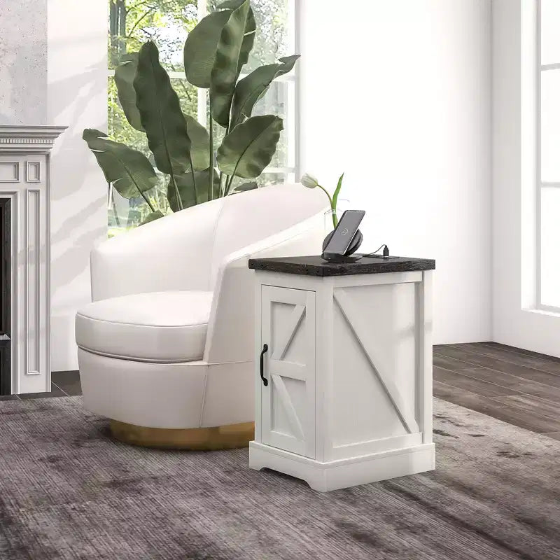 Table d'appoint HOMCOM avec station de charge et ports USB, table d'appoint de style rustique avec armoire de rangement pour salon, blanc vieilli