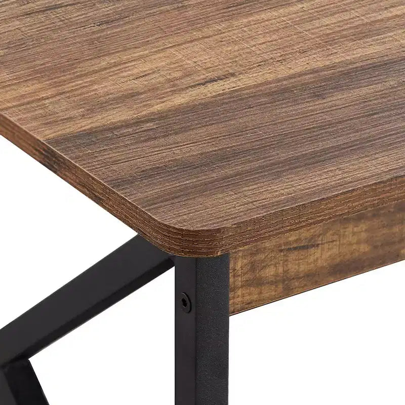Table basse industrielle VECELO en bois avec étagères ouvertes et rangement, cadre en X, rectangulaire